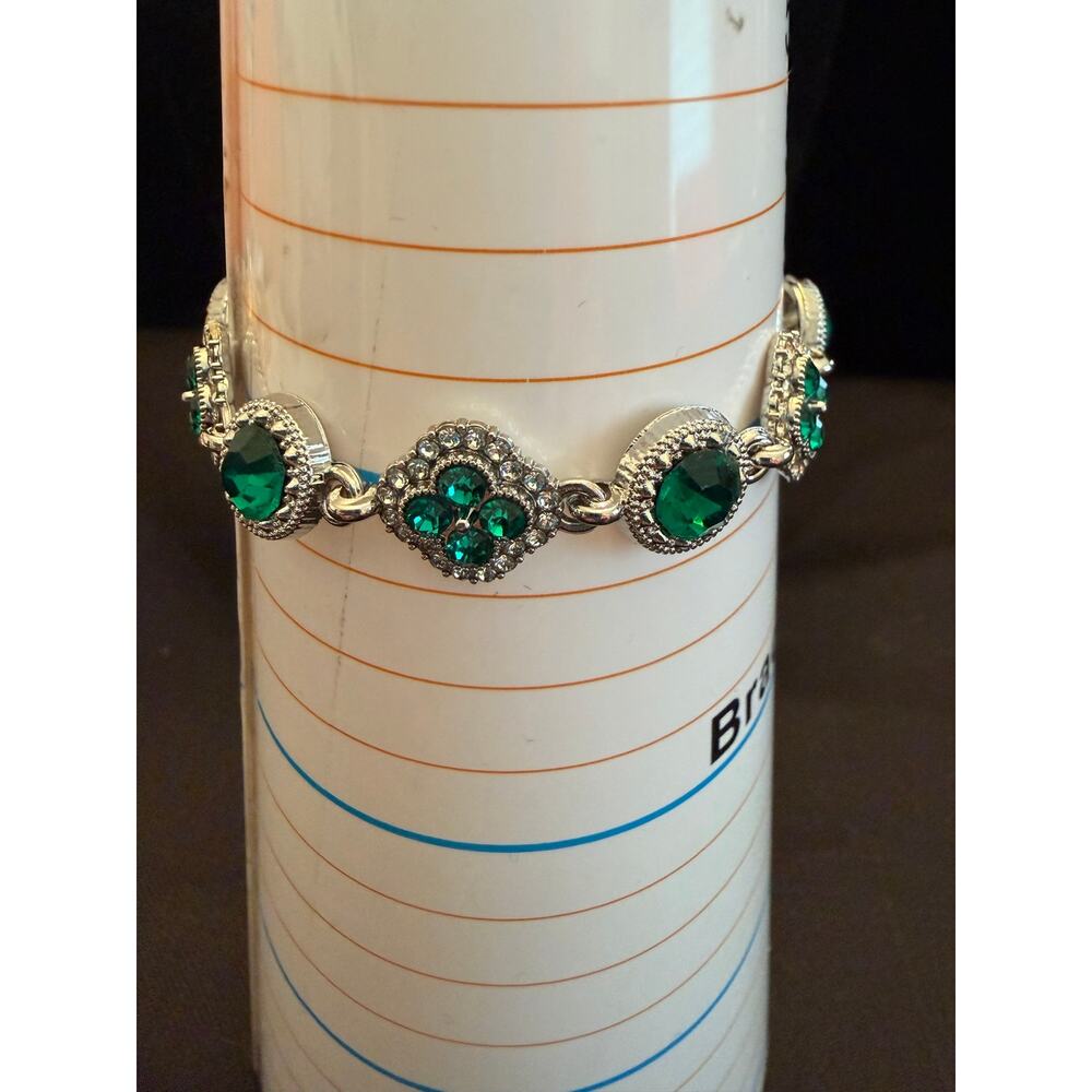 925 Over Stainless Steel NWOT 6” bracelet with geometric faceted green crystals - Picture 3 of 6